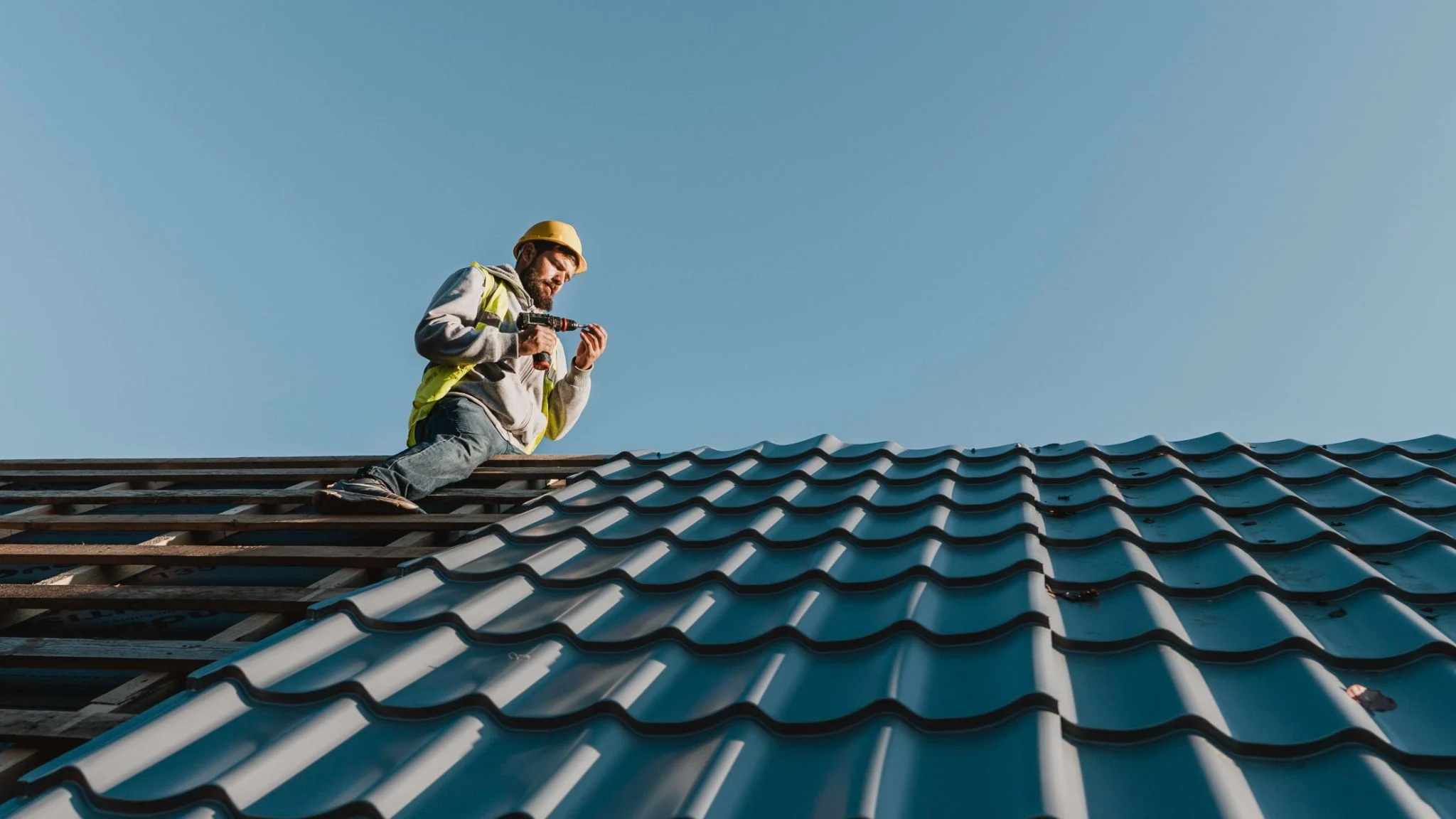 Choosing the Right Roofing System for Energy Efficiency